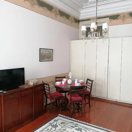 Alvares Cabral Apartamento B Apartment Porto